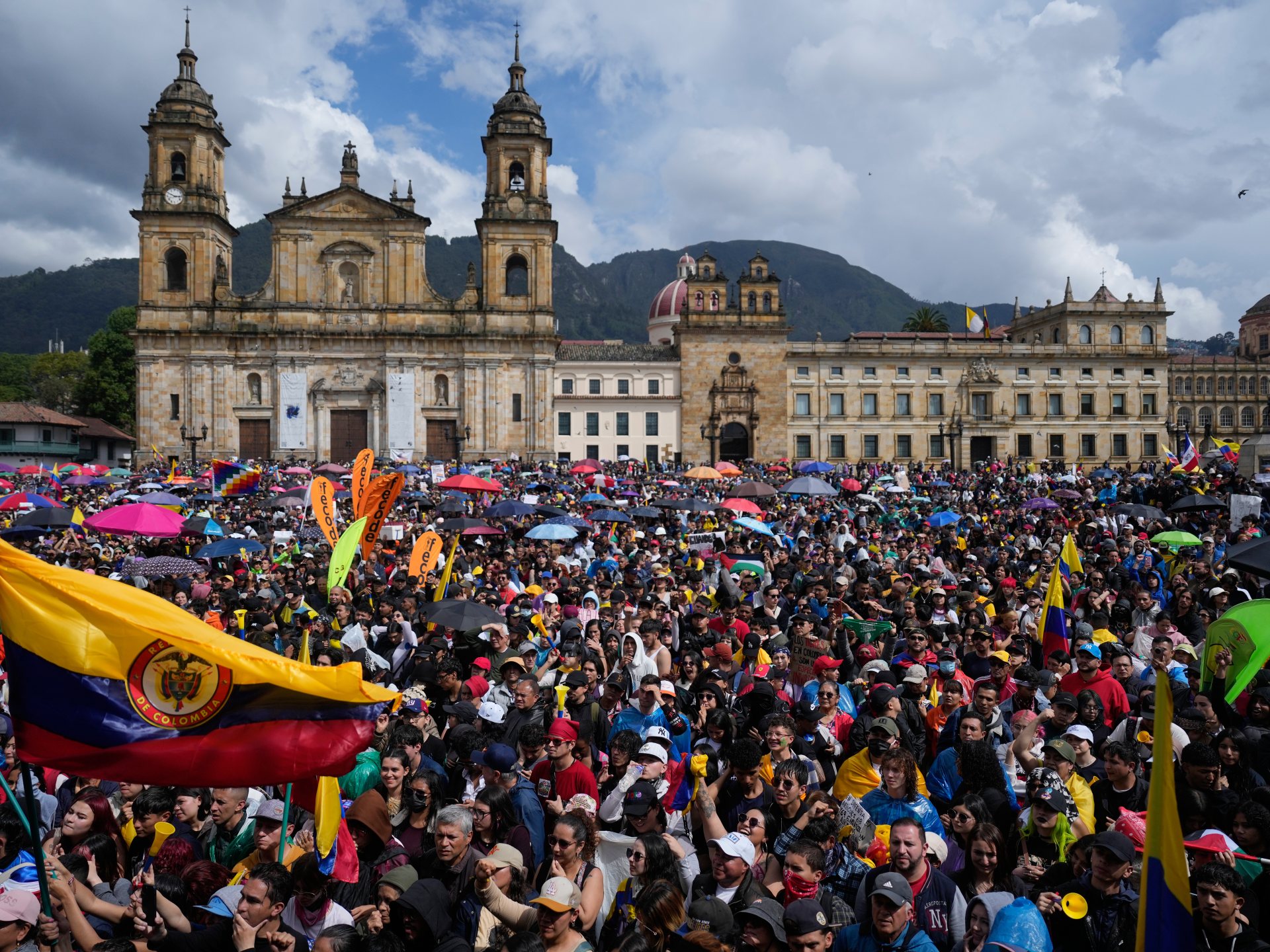 Colombia opposition groups launch protest against de la Espriella’s cuts