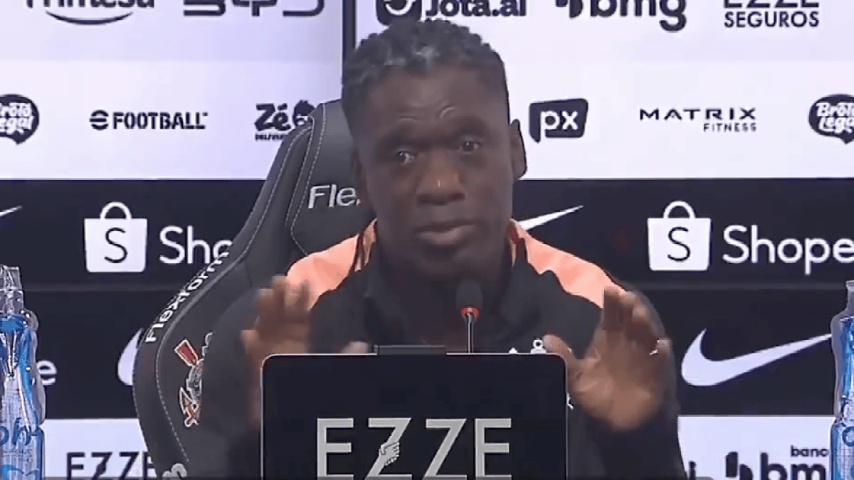 Clarence Seedorf calls out genocide in first Corinthians press conference