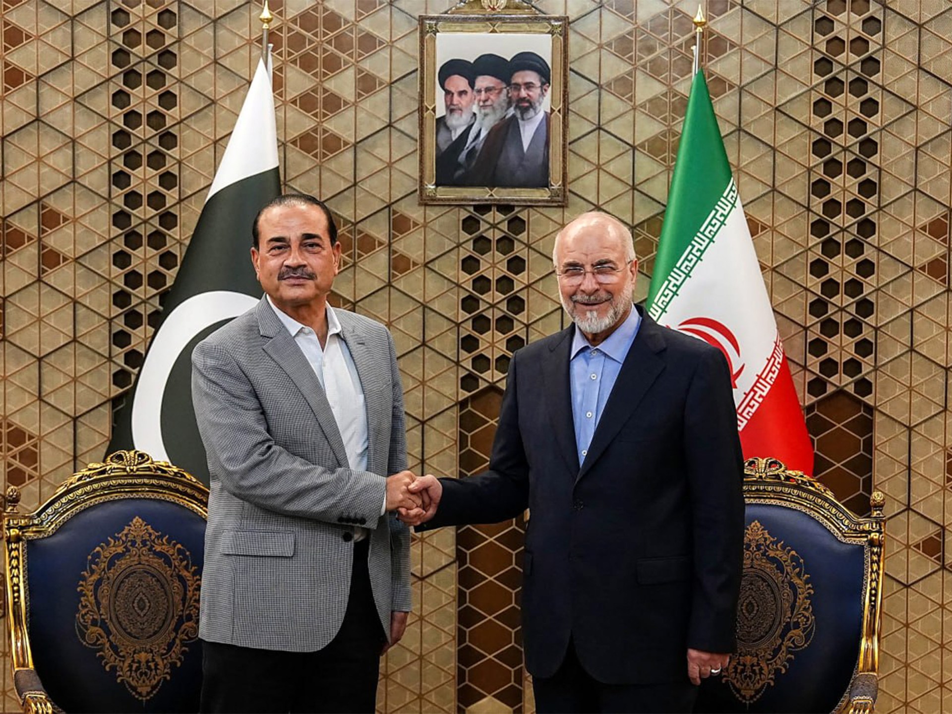 Pakistan army chief in Tehran: Can diplomacy prevent new US-Iran fighting?