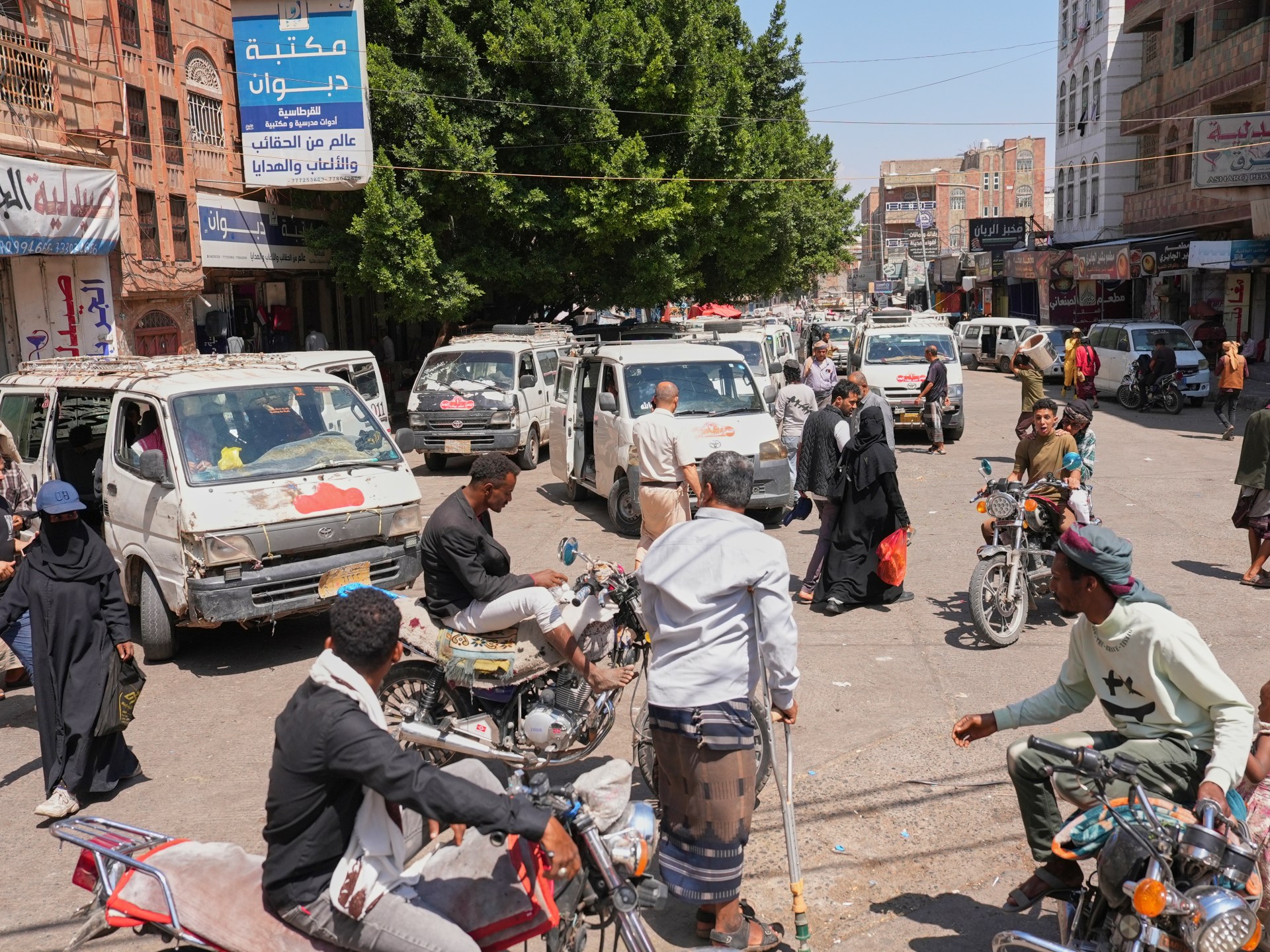 Fighting intensifies across Yemen as humanitarian crisis deepens