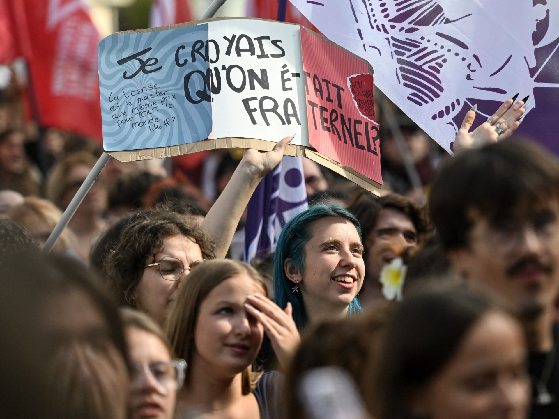 Что стоит за студенческими протестами во Франции, которые переросли в насилие?