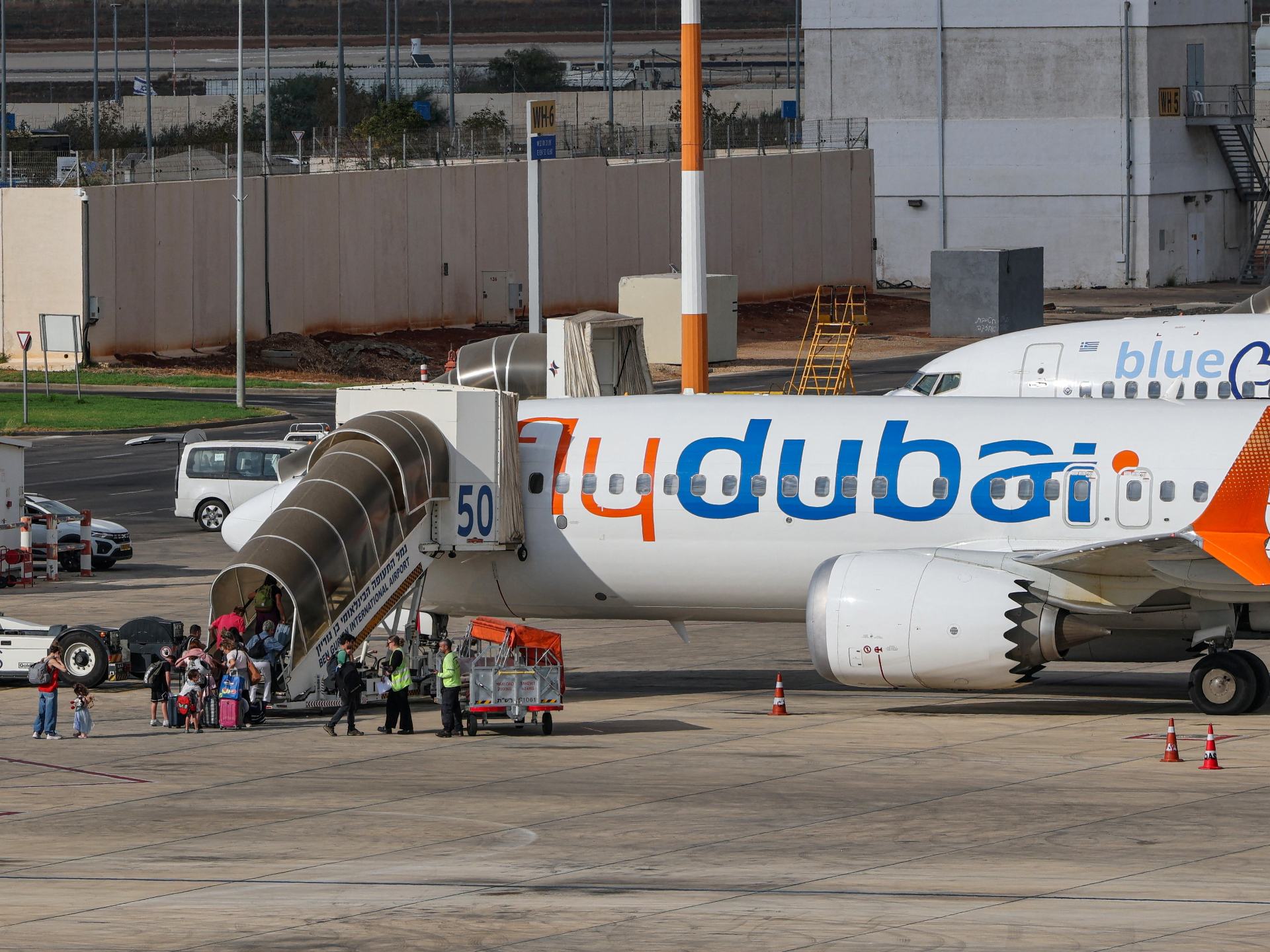 Каким образом второй пилот Flydubai был освобожден от ответственности, несмотря на то, что его сочли представляющим угрозу безопасности?