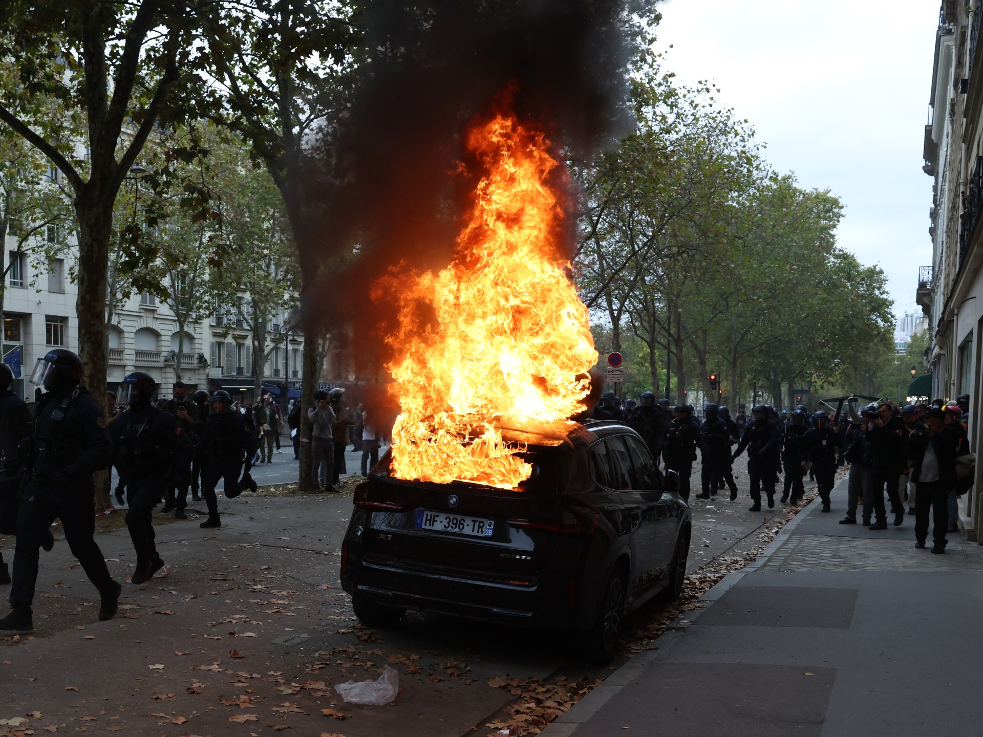 Photos: French protests over school conditions swell