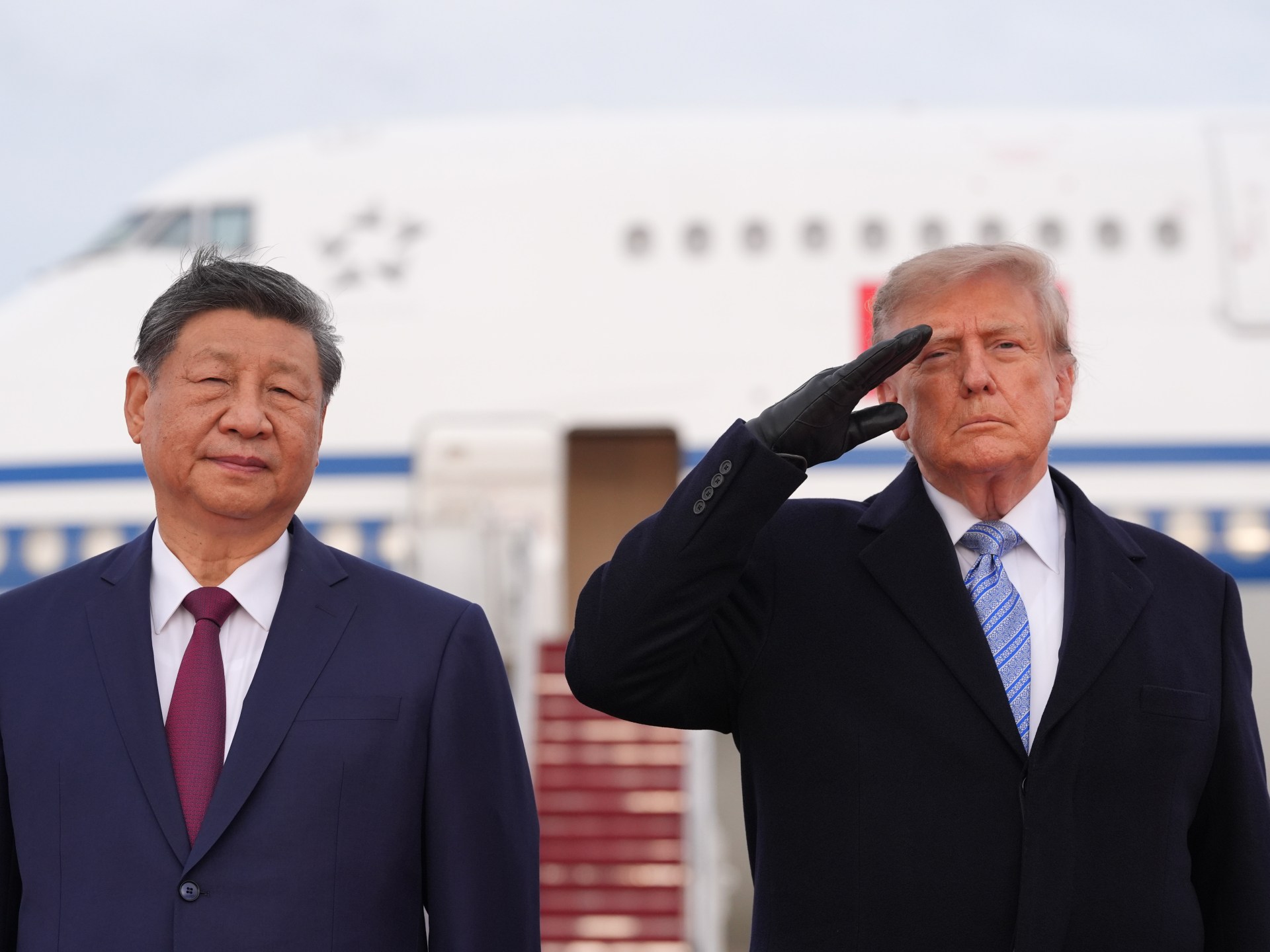 Трамп приветствует председателя КНР Си Цзиньпина по прибытии в США с трехдневной поездкой