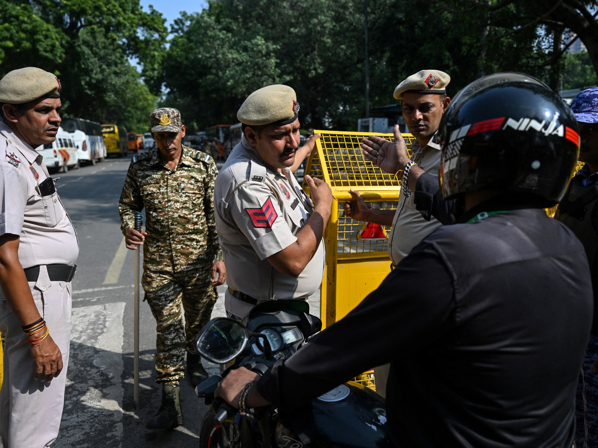Police detain leaders of India’s ‘cockroach’ movement at New Delhi protest