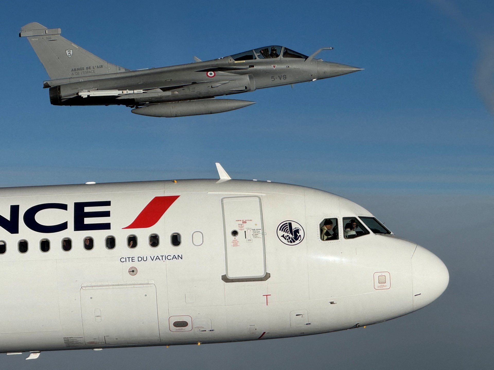 Air France says it will follow Israeli rule barring crew from some nations