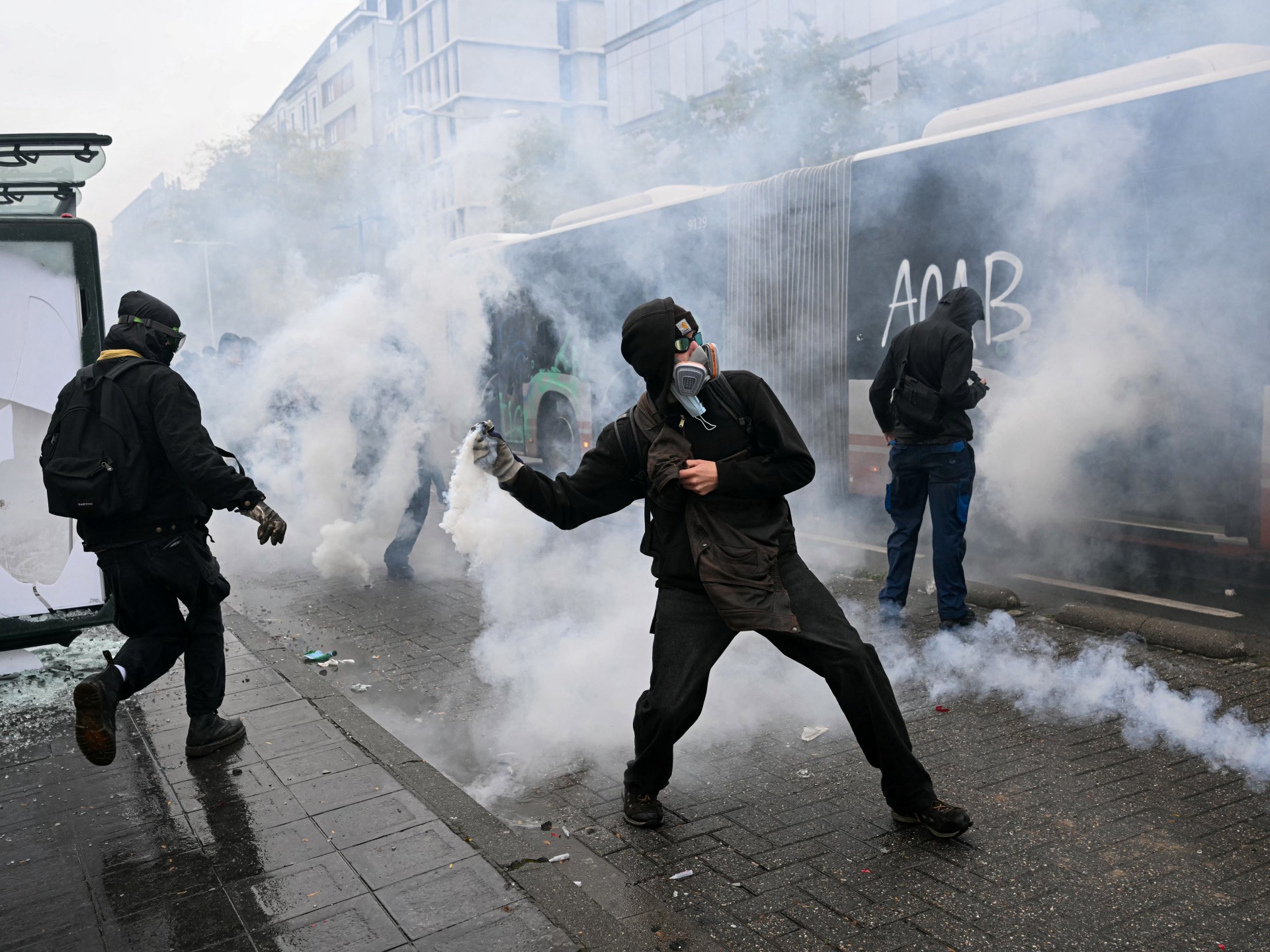 Thousands rally for anti-austerity protest in Brussels amid clashes