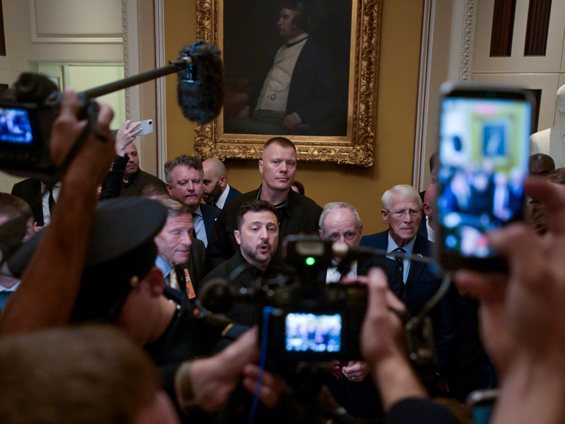 Trump faces bipartisan backlash over Russia sanctions waiver