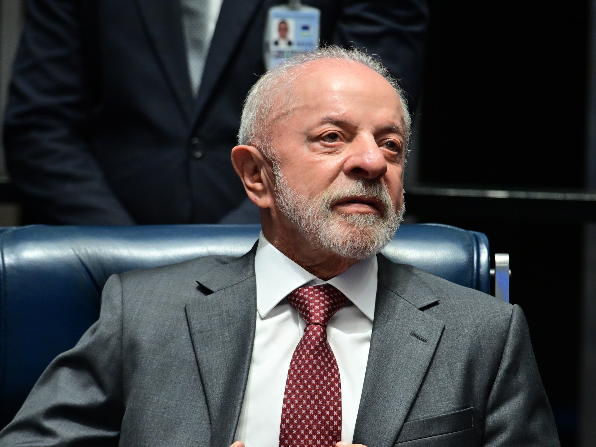 Lula challenges Bolsonaro to release personal records before election