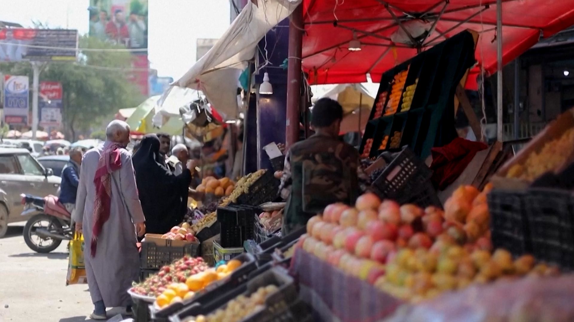 Yemen’s Taiz residents fear food and fuel crisis amid fighting